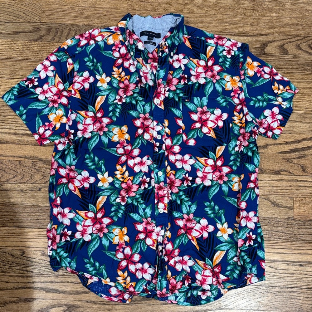 Tommy Hilfiger Navy Short-Sleeve Floral Button-Down — XL